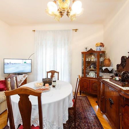 Apartment Dragana Каштела Екстер'єр фото
