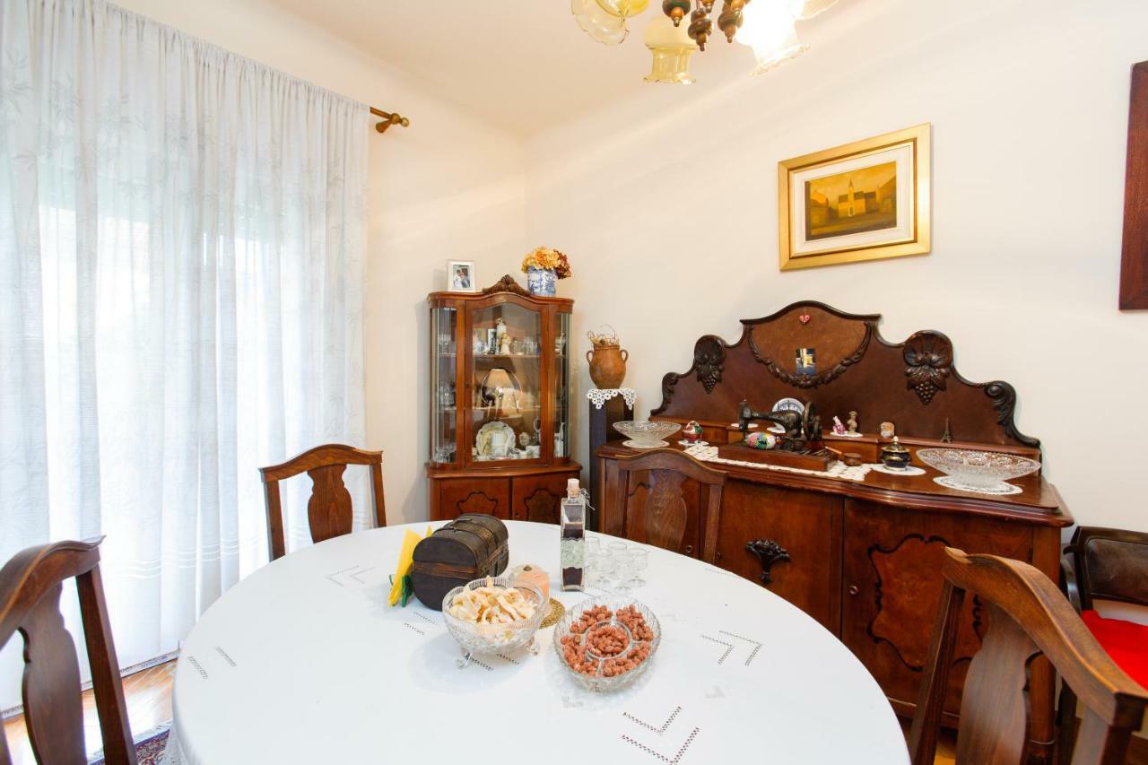 Apartment Dragana Каштела Екстер'єр фото