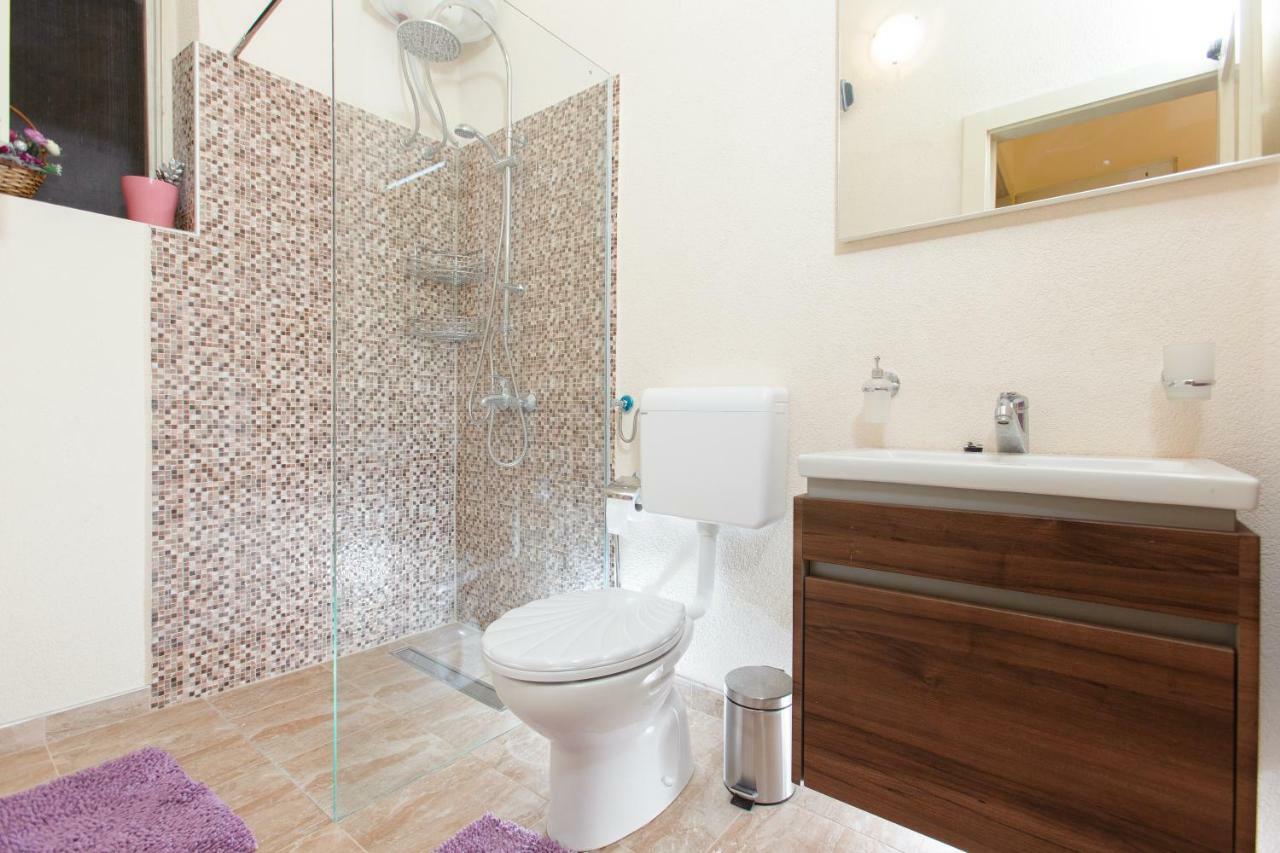 Apartment Dragana Каштела Екстер'єр фото